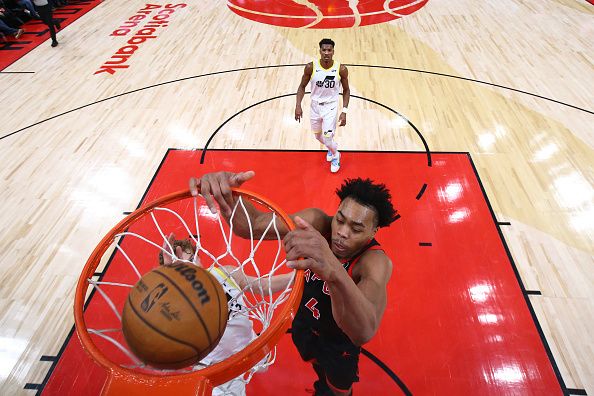 TORONTO, CANADA - DECEMBER 23:   Scottie Barnes #4 of the Toronto Raptors dunks the ball during the game against the Utah Jazz on December 23, 2023 at the Scotiabank Arena in Toronto, Ontario, Canada.  NOTE TO USER: User expressly acknowledges and agrees that, by downloading and or using this Photograph, user is consenting to the terms and conditions of the Getty Images License Agreement.  Mandatory Copyright Notice: Copyright 2023 NBAE (Photo by Vaughn Ridley/NBAE via Getty Images)