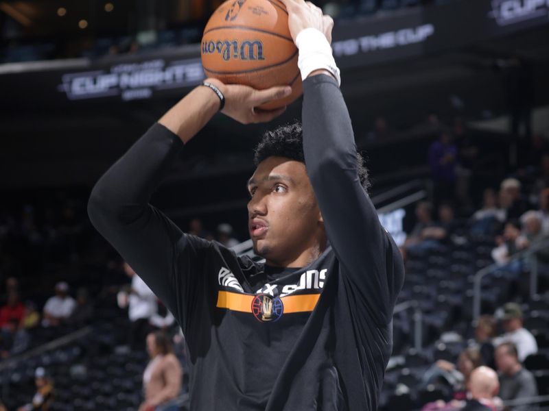 SALT LAKE CITY, UT - NOVEMBER 12: Ryan Dunn #0 of the Phoenix Suns warms up before the game against the Utah Jazz during the Emirates NBA Cup game on November 12, 2024 at vivint.SmartHome Arena in Salt Lake City, Utah. NOTE TO USER: User expressly acknowledges and agrees that, by downloading and or using this Photograph, User is consenting to the terms and conditions of the Getty Images License Agreement. Mandatory Copyright Notice: Copyright 2024NBAE (Photo by Melissa Majchrzak/NBAE via Getty Images)