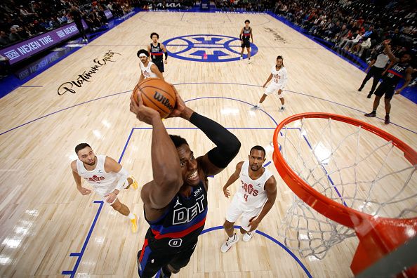 DETROIT, MI - DECEMBER 2:  Jalen Duren #0 of the Detroit Pistons dunks the ball during the game against the Cleveland Cavaliers on December 2, 2023 at Little Caesars Arena in Detroit, Michigan. NOTE TO USER: User expressly acknowledges and agrees that, by downloading and/or using this photograph, User is consenting to the terms and conditions of the Getty Images License Agreement. Mandatory Copyright Notice: Copyright 2023 NBAE (Photo by Brian Sevald/NBAE via Getty Images)