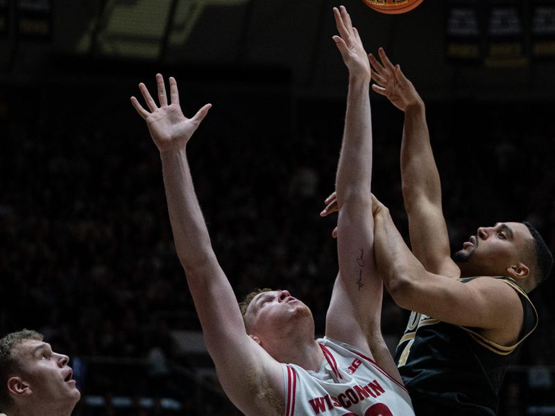 Purdue Boilermakers and Wisconsin Badgers trade blows as Mackey Arena turns into a 3-point runway