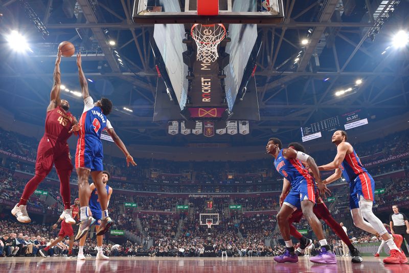 CLEVELAND, OH - JANUARY 31: Donovan Mitchell #45 of the Cleveland Cavaliers shoots the ball during the game against the Detroit Pistons on January 31, 2024 at Rocket Mortgage FieldHouse in Cleveland, Ohio. NOTE TO USER: User expressly acknowledges and agrees that, by downloading and/or using this Photograph, user is consenting to the terms and conditions of the Getty Images License Agreement. Mandatory Copyright Notice: Copyright 2024 NBAE (Photo by David Liam Kyle/NBAE via Getty Images)