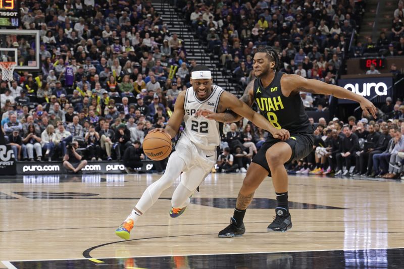 SALT LAKE CITY, UT - MARCH 27: Malaki Branham #22 of the San Antonio Spurs dribbles the ball during the game against the Utah Jazz on March 27, 2024 at Delta Center in Salt Lake City, Utah. NOTE TO USER: User expressly acknowledges and agrees that, by downloading and or using this Photograph, User is consenting to the terms and conditions of the Getty Images License Agreement. Mandatory Copyright Notice: Copyright 2024 NBAE (Photo by Chris Nicoll/NBAE via Getty Images)