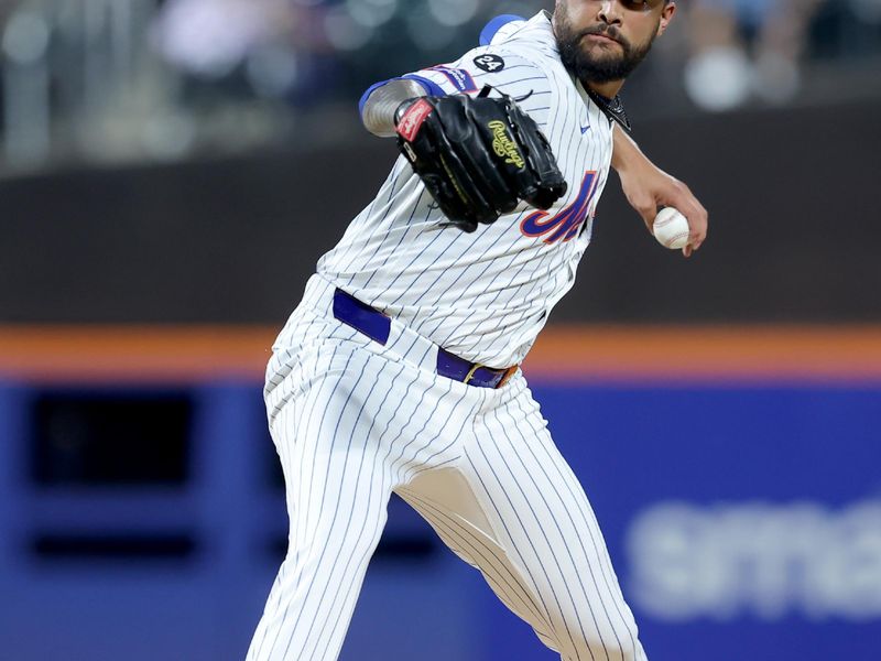 Sep 16, 2024; New York City, New York, USA; New York Mets starting pitcher Sean Manaea (59) pitches against the Washington Nationals during the first inning at Citi Field. Mandatory Credit: Brad Penner-Imagn Images