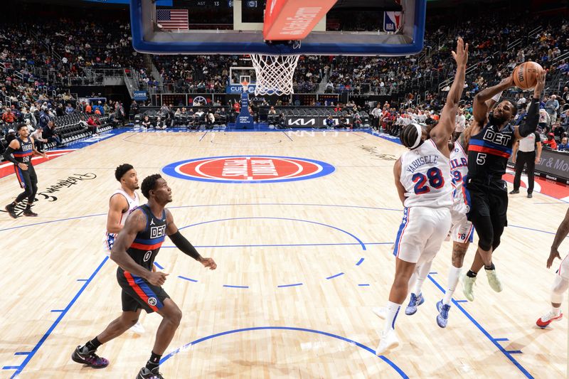 DETROIT, MI - NOVEMBER 30: Malik Beasley #5 of the Detroit Pistons shoots the ball during the game against the Philadelphia 76ers on November 30, 2024 at Little Caesars Arena in Detroit, Michigan. NOTE TO USER: User expressly acknowledges and agrees that, by downloading and/or using this photograph, User is consenting to the terms and conditions of the Getty Images License Agreement. Mandatory Copyright Notice: Copyright 2024 NBAE (Photo by Chris Schwegler/NBAE via Getty Images)