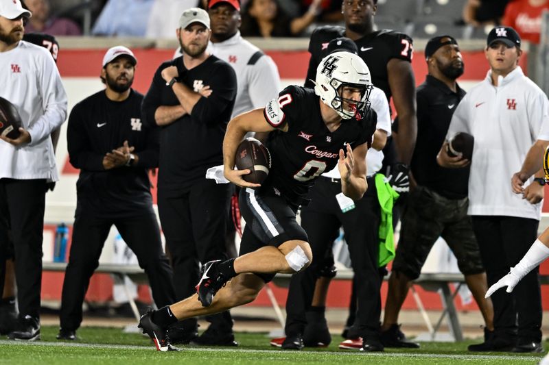 Houston Cougars Take On Kansas State Wildcats at Bill Snyder Family Stadium in Football Matchup