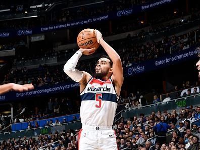 ORLANDO, FL - NOVEMBER 29: Mike Muscala #35 of the Washington Wizards shoots a three point basket during the game against the Orlando Magic on November 29, 2023 at Amway Center in Orlando, Florida. NOTE TO USER: User expressly acknowledges and agrees that, by downloading and or using this photograph, User is consenting to the terms and conditions of the Getty Images License Agreement. Mandatory Copyright Notice: Copyright 2023 NBAE (Photo by Fernando Medina/NBAE via Getty Images)