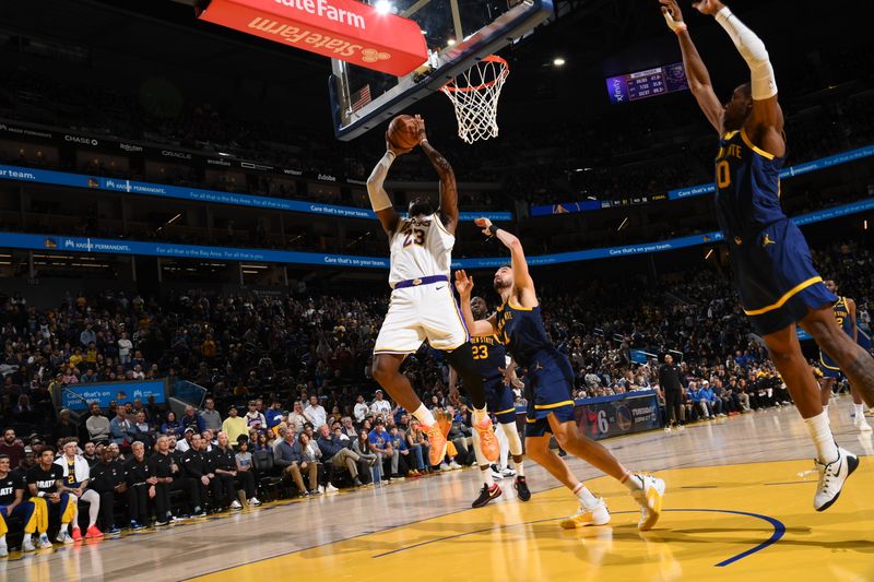 SAN FRANCISCO, CA - JANUARY 27: LeBron James #23 of the Los Angeles Lakers shoots the ball during the game against the Golden State Warriors on January 27, 2024 at Chase Center in San Francisco, California. NOTE TO USER: User expressly acknowledges and agrees that, by downloading and or using this photograph, user is consenting to the terms and conditions of Getty Images License Agreement. Mandatory Copyright Notice: Copyright 2024 NBAE (Photo by Noah Graham/NBAE via Getty Images)