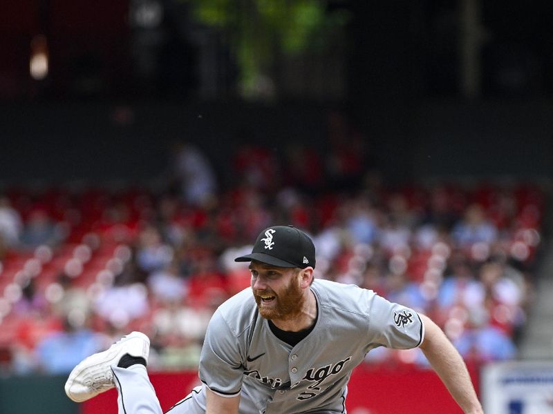 May 5, 2024; St. Louis, Missouri, USA;  Chicago White Sox relief pitcher John Brebbia (59) pitches against the St. Louis Cardinals during the ninth inning at Busch Stadium. Mandatory Credit: Jeff Curry-USA TODAY Sports