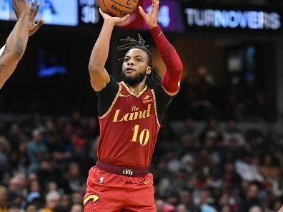 CLEVELAND, OHIO - NOVEMBER 28: Darius Garland #10 of the Cleveland Cavaliers shoots during the third quarter of an NBA In-Season Tournament game against the Atlanta Hawks at Rocket Mortgage Fieldhouse on November 28, 2023 in Cleveland, Ohio. The Cavaliers defeated the Hawks 128-105. NOTE TO USER: User expressly acknowledges and agrees that, by downloading and or using this photograph, User is consenting to the terms and conditions of the Getty Images License Agreement. (Photo by Jason Miller/Getty Images)