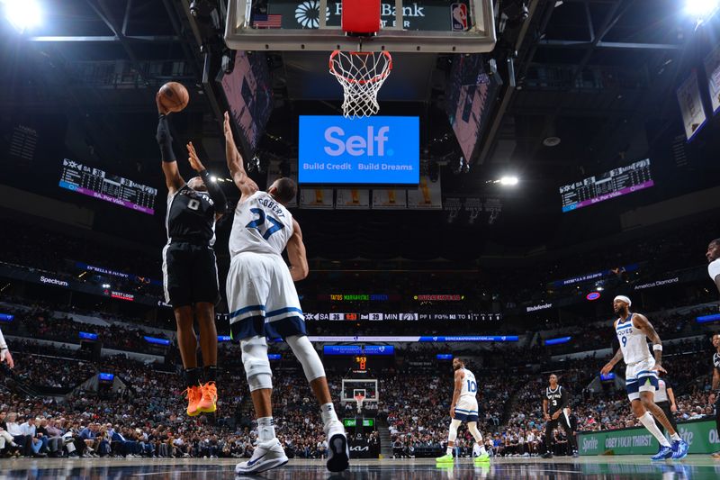 SAN ANTONIO, TX - NOVEMBER 2: Keldon Johnson #0 of the San Antonio Spurs drives to the basket during the game aMinnesota Timberwolves on November 2, 2024 at the Frost Bank Center in San Antonio, Texas. NOTE TO USER: User expressly acknowledges and agrees that, by downloading and or using this photograph, user is consenting to the terms and conditions of the Getty Images License Agreement. Mandatory Copyright Notice: Copyright 2024 NBAE (Photos by Michael Gonzales/NBAE via Getty Images)