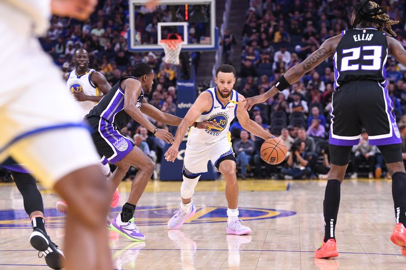 SAN FRANCISCO, CA - OCTOBER 11: Stephen Curry #30 of the Golden State Warriors handles the ball during the game against the Sacramento Kings during a NBA Preseason game on October 11, 2024 at Chase Center in San Francisco, California. NOTE TO USER: User expressly acknowledges and agrees that, by downloading and or using this photograph, user is consenting to the terms and conditions of Getty Images License Agreement. Mandatory Copyright Notice: Copyright 2024 NBAE (Photo by Noah Graham/NBAE via Getty Images)