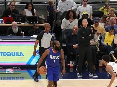 INDIANAPOLIS, IN - DECEMBER 18: James Harden #1 of the LA Clippers handles the ball during the game against the Indiana Pacers on December 18, 2023 at Gainbridge Fieldhouse in Indianapolis, Indiana. NOTE TO USER: User expressly acknowledges and agrees that, by downloading and or using this Photograph, user is consenting to the terms and conditions of the Getty Images License Agreement. Mandatory Copyright Notice: Copyright 2023 NBAE (Photo by Pepper Robinson/NBAE via Getty Images)