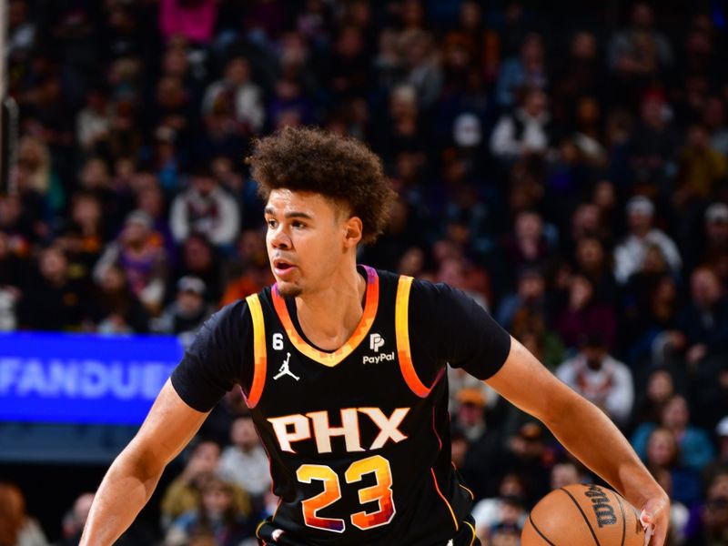 PHOENIX, AZ - JANUARY 19: Cameron Johnson #23 of the Phoenix Suns handles the ball during the game against the Brooklyn Nets on January 19, 2023 at Footprint Center in Phoenix, Arizona. NOTE TO USER: User expressly acknowledges and agrees that, by downloading and or using this Photograph, user is consenting to the terms and conditions of the Getty Images License Agreement. Mandatory Copyright Notice: Copyright 2023 NBAE (Photo by Barry Gossage/NBAE via Getty Images).