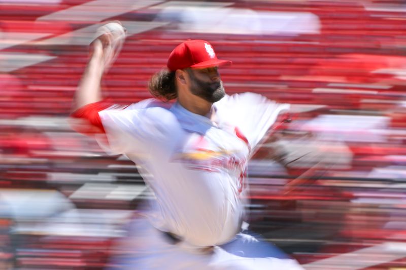 Jun 13, 2024; St. Louis, Missouri, USA;  St. Louis Cardinals starting pitcher Lance Lynn (31) pitches against the Pittsburgh Pirates during the fifth inning at Busch Stadium. Mandatory Credit: Jeff Curry-USA TODAY Sports