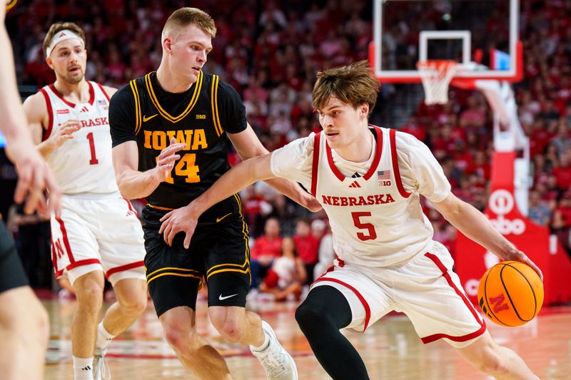 Iowa Hawkeyes vs Nebraska Cornhuskers: Peyton McCollum in a tight moneyline matchup