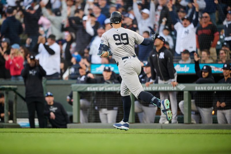 Jun 1, 2024; San Francisco, California, USA; New York Yankees outfielder Aaron Judge (99) runs the bases and gestures toward the Yankees dugout after hitting a two-run home run against the San Francisco Giants during the first inning at Oracle Park. Mandatory Credit: Robert Edwards-USA TODAY Sports