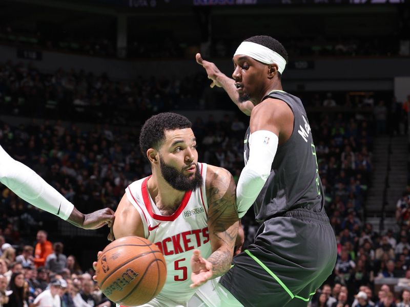 MINNEAPOLIS, MN -  NOVEMBER 26: Fred VanVleet #5 of the Houston Rockets drives to the basket during the game against the Minnesota Timberwolves during the Emirates NBA Cup game on November 26, 2024 at Target Center in Minneapolis, Minnesota. NOTE TO USER: User expressly acknowledges and agrees that, by downloading and or using this Photograph, user is consenting to the terms and conditions of the Getty Images License Agreement. Mandatory Copyright Notice: Copyright 2024 NBAE (Photo by David Sherman/NBAE via Getty Images)