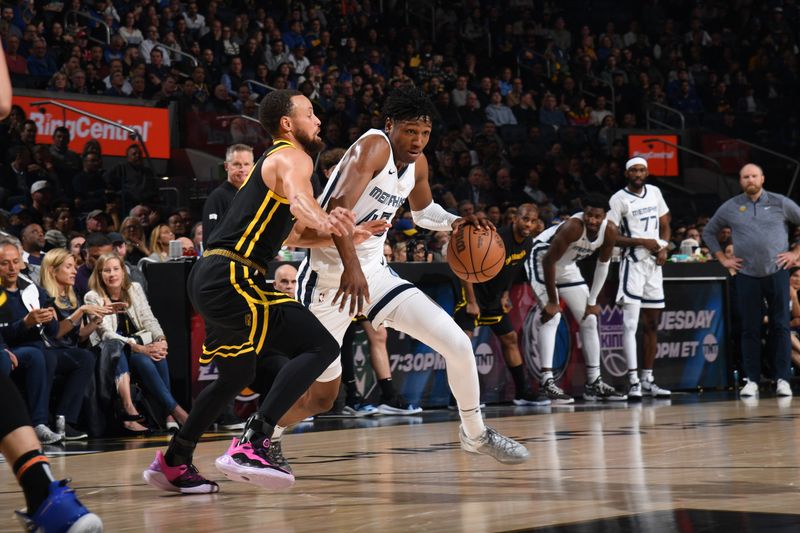 SAN FRANCISCO, CA - MARCH 20: GG Jackson #45 of the Memphis Grizzlies dribbles the ball during the game against the Golden State Warriors on March 20, 2024 at Chase Center in San Francisco, California. NOTE TO USER: User expressly acknowledges and agrees that, by downloading and or using this photograph, user is consenting to the terms and conditions of Getty Images License Agreement. Mandatory Copyright Notice: Copyright 2024 NBAE (Photo by Noah Graham/NBAE via Getty Images)