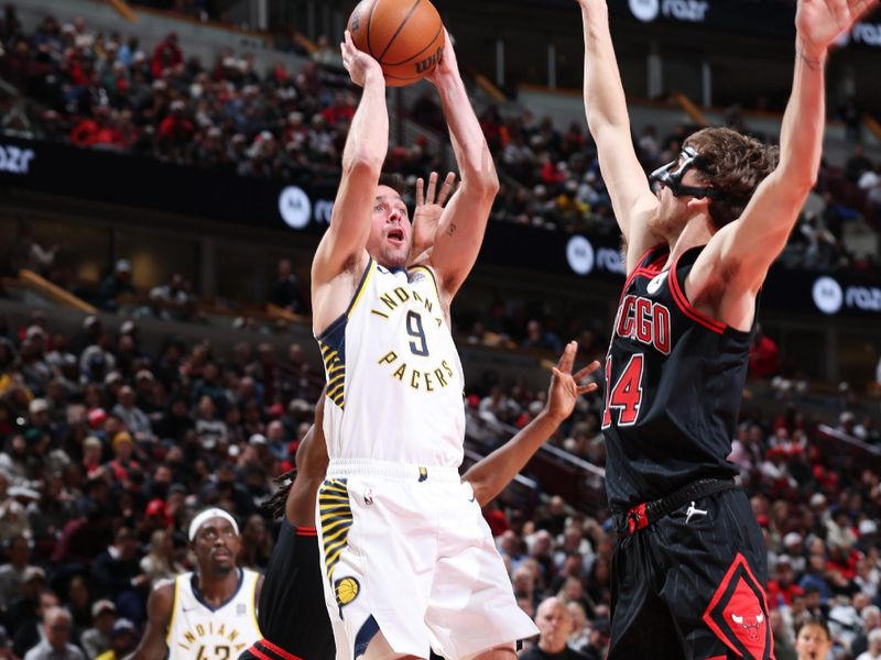 CHICAGO, IL - DECEMBER 6: T.J. McConnell #9 of the Indiana Pacers shoots the ball during the game against the Chicago Bulls on December 6, 2024 at United Center in Chicago, Illinois. NOTE TO USER: User expressly acknowledges and agrees that, by downloading and or using this photograph, User is consenting to the terms and conditions of the Getty Images License Agreement. Mandatory Copyright Notice: Copyright 2024 NBAE (Photo by Jeff Haynes/NBAE via Getty Images)