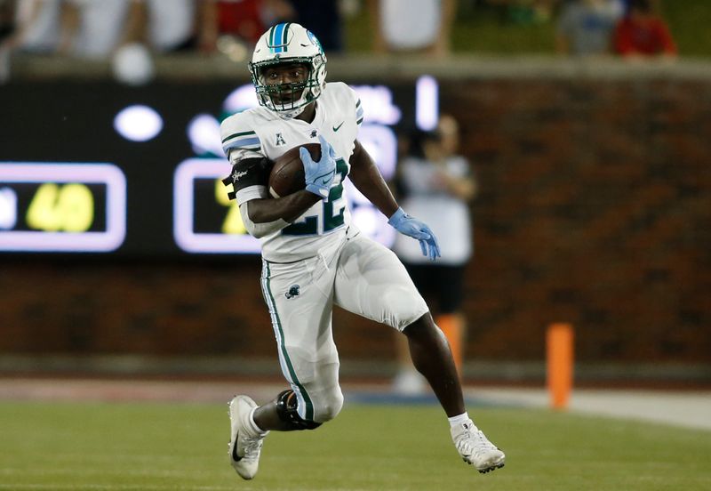 Oct 21, 2021; Dallas, Texas, USA; Tulane Green Wave running back Tyjae Spears (22) runs the ball against the Southern Methodist Mustangs in the second quarter at Gerald J. Ford Stadium. Mandatory Credit: Tim Heitman-USA TODAY Sports