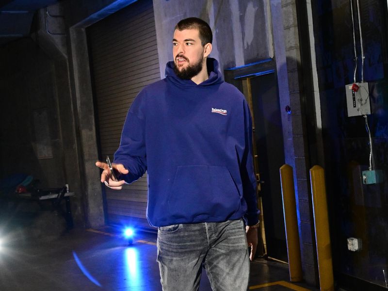 LOS ANGELES, CA - FEBRUARY 25: Ivica Zubac #40 of the LA Clippers arrives to the arena before the game against the Sacramento Kings on February 25, 2024 at Crypto.Com Arena in Los Angeles, California. NOTE TO USER: User expressly acknowledges and agrees that, by downloading and/or using this Photograph, user is consenting to the terms and conditions of the Getty Images License Agreement. Mandatory Copyright Notice: Copyright 2024 NBAE (Photo by Adam Pantozzi/NBAE via Getty Images)