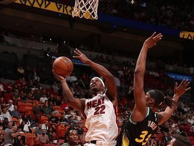 MIAMI, FL - DECEMBER 2: Jimmy Butler #22 of the Miami Heat shoots the ball during the game against the Indiana Pacers on December 2, 2023 at Kaseya Center in Miami, Florida. NOTE TO USER: User expressly acknowledges and agrees that, by downloading and or using this Photograph, user is consenting to the terms and conditions of the Getty Images License Agreement. Mandatory Copyright Notice: Copyright 2023 NBAE (Photo by Issac Baldizon/NBAE via Getty Images)