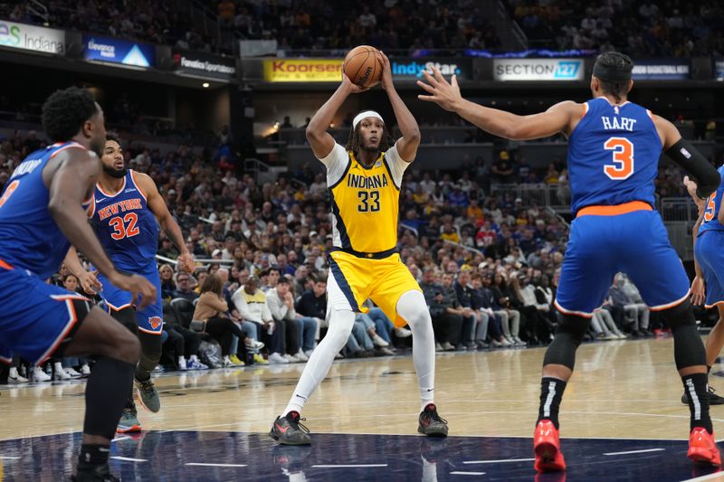 INDIANAPOLIS, IN - NOVEMBER 10: Myles Turner #33 of the Indiana Pacers handles the ball during the game against the New York Knicks on November 10, 2024 at Gainbridge Fieldhouse in Indianapolis, Indiana. NOTE TO USER: User expressly acknowledges and agrees that, by downloading and or using this Photograph, user is consenting to the terms and conditions of the Getty Images License Agreement. Mandatory Copyright Notice: Copyright 2024 NBAE (Photo by A.J. Mast/NBAE via Getty Images)