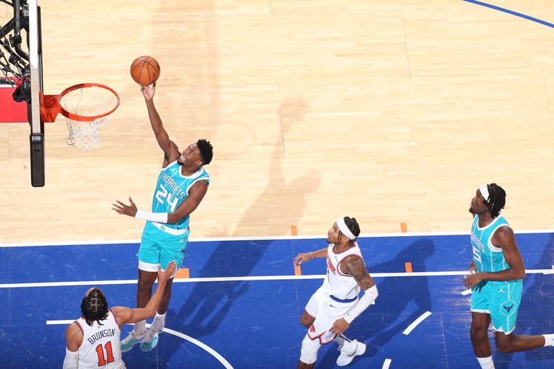 NEW YORK, NY - DECEMBER 5: Brandon Miller #24 of the Charlotte Hornets drives to the basket during the game against the New York Knicks on December 5, 2024 at Madison Square Garden in New York City, New York.  NOTE TO USER: User expressly acknowledges and agrees that, by downloading and or using this photograph, User is consenting to the terms and conditions of the Getty Images License Agreement. Mandatory Copyright Notice: Copyright 2024 NBAE  (Photo by Nathaniel S. Butler/NBAE via Getty Images)