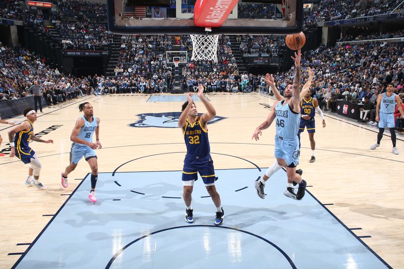 MEMPHIS, TN - FEBRUARY 2: John Konchar #46 of the Memphis Grizzlies drives to the basket during the game against the Golden State Warriors on February 2, 2024 at FedExForum in Memphis, Tennessee. NOTE TO USER: User expressly acknowledges and agrees that, by downloading and or using this photograph, User is consenting to the terms and conditions of the Getty Images License Agreement. Mandatory Copyright Notice: Copyright 2024 NBAE (Photo by Joe Murphy/NBAE via Getty Images)