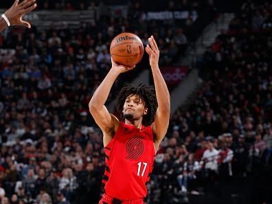 PORTLAND, OR - OCTOBER 27: Shaedon Sharpe #17 of the Portland Trail Blazers shoots a three point basket during the game against the Orlando Magic on October 27, 2023 at the Moda Center Arena in Portland, Oregon. NOTE TO USER: User expressly acknowledges and agrees that, by downloading and or using this photograph, user is consenting to the terms and conditions of the Getty Images License Agreement. Mandatory Copyright Notice: Copyright 2023 NBAE (Photo by Cameron Browne/NBAE via Getty Images)