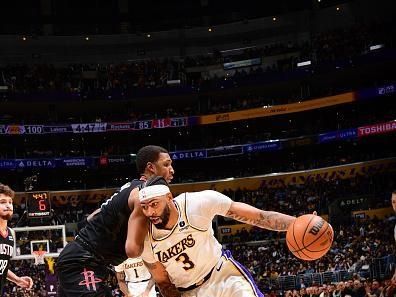 LOS ANGELES, CA - DECEMBER 2:  Anthony Davis #3 of the Los Angeles Lakers goes to the basket during the game on December 2, 2023 at Crypto.Com Arena in Los Angeles, California. NOTE TO USER: User expressly acknowledges and agrees that, by downloading and/or using this Photograph, user is consenting to the terms and conditions of the Getty Images License Agreement. Mandatory Copyright Notice: Copyright 2023 NBAE (Photo by Adam Pantozzi/NBAE via Getty Images)