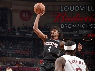 CLEVELAND, OH - DECEMBER 18: Jalen Green #4 of the Houston Rockets drives to the basket during the game against the Cleveland Cavaliers on December 18, 2023 at Rocket Mortgage FieldHouse in Cleveland, Ohio. NOTE TO USER: User expressly acknowledges and agrees that, by downloading and/or using this Photograph, user is consenting to the terms and conditions of the Getty Images License Agreement. Mandatory Copyright Notice: Copyright 2023 NBAE (Photo by David Liam Kyle/NBAE via Getty Images)