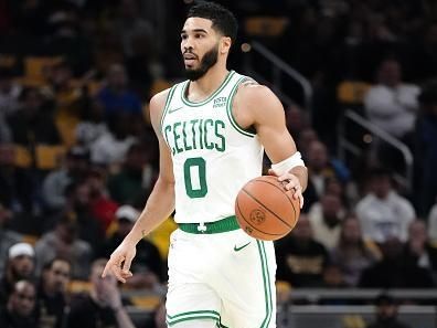 Boston Celtics Edge Out Toronto Raptors with Fourth Quarter Surge