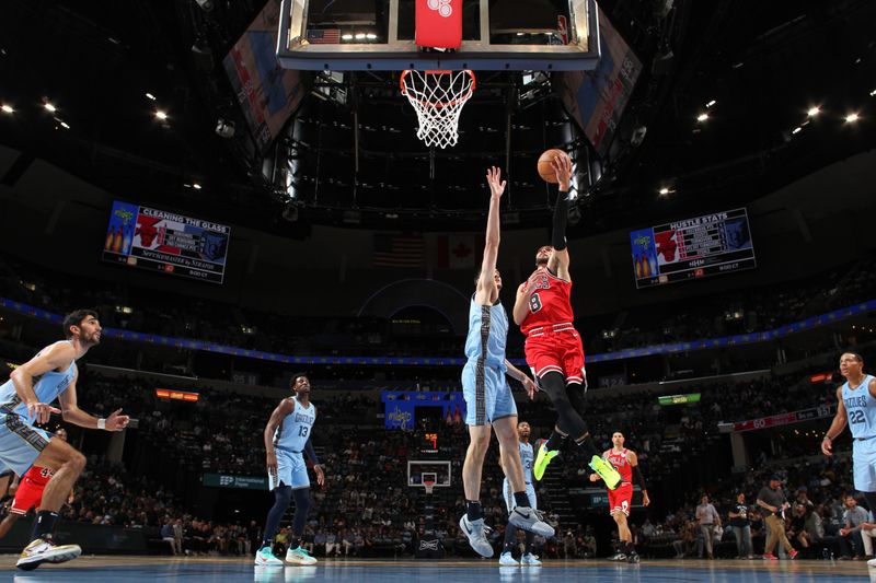 MEMPHIS, TN - OCTOBER 28: Zach LaVine #8 of the Chicago Bulls shoots the ball during the game against the Memphis Grizzlies on October 28, 2024 at FedExForum in Memphis, Tennessee. NOTE TO USER: User expressly acknowledges and agrees that, by downloading and or using this photograph, User is consenting to the terms and conditions of the Getty Images License Agreement. Mandatory Copyright Notice: Copyright 2024 NBAE (Photo by Joe Murphy/NBAE via Getty Images)