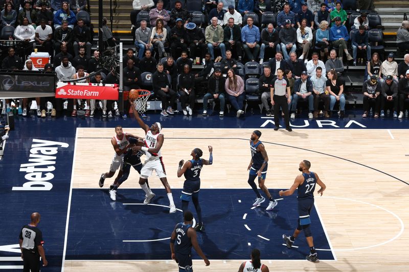 MINNEAPOLIS, MN -  MARCH 4: Duop Reath #26 of the Portland Trail Blazers drives to the basket during the game against the Minnesota Timberwolves on March 4, 2024 at Target Center in Minneapolis, Minnesota. NOTE TO USER: User expressly acknowledges and agrees that, by downloading and or using this Photograph, user is consenting to the terms and conditions of the Getty Images License Agreement. Mandatory Copyright Notice: Copyright 2024 NBAE (Photo by David Sherman/NBAE via Getty Images)