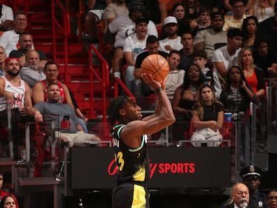 MIAMI, FL - DECEMBER 2: Aaron Nesmith #23 of the Indiana Pacers shoots a three point basket during the game against the Miami Heat on December 2, 2023 at Kaseya Center in Miami, Florida. NOTE TO USER: User expressly acknowledges and agrees that, by downloading and or using this Photograph, user is consenting to the terms and conditions of the Getty Images License Agreement. Mandatory Copyright Notice: Copyright 2023 NBAE (Photo by Issac Baldizon/NBAE via Getty Images)