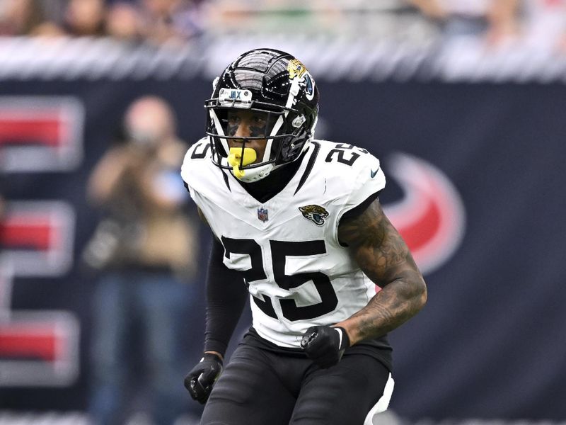 Jacksonville Jaguars cornerback Ronald Darby (25) defends in coverage in the fourth quarter against the Houston Texans during an NFL football game, Sunday, Sept. 29, 2024 in Houston. The Texans defeated the Jaguars 24-20. (AP Photo/Maria Lysaker)