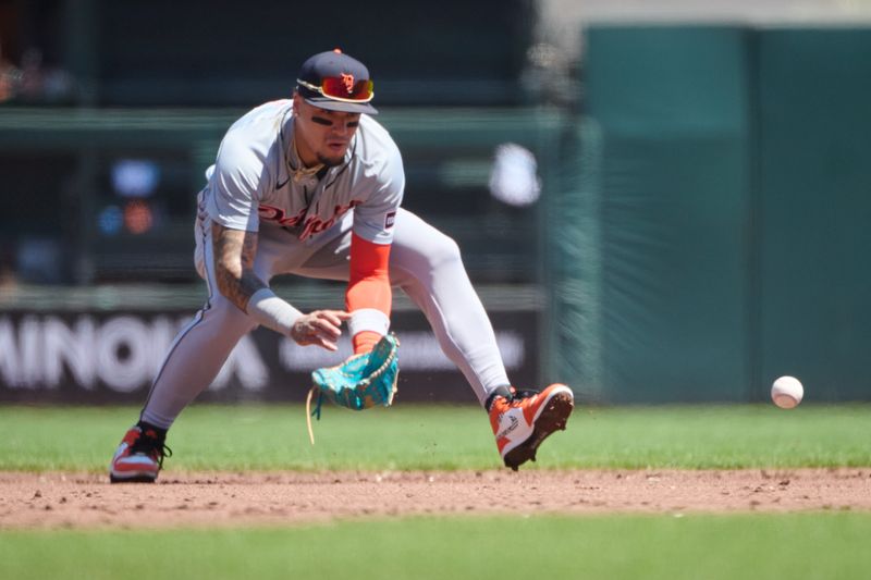 Aug 10, 2024; San Francisco, California, USA; Detroit Tigers infielder Javier Baez (28) fields a ground ball against the San Francisco Giants during the second inning at Oracle Park. Mandatory Credit: Robert Edwards-USA TODAY Sports