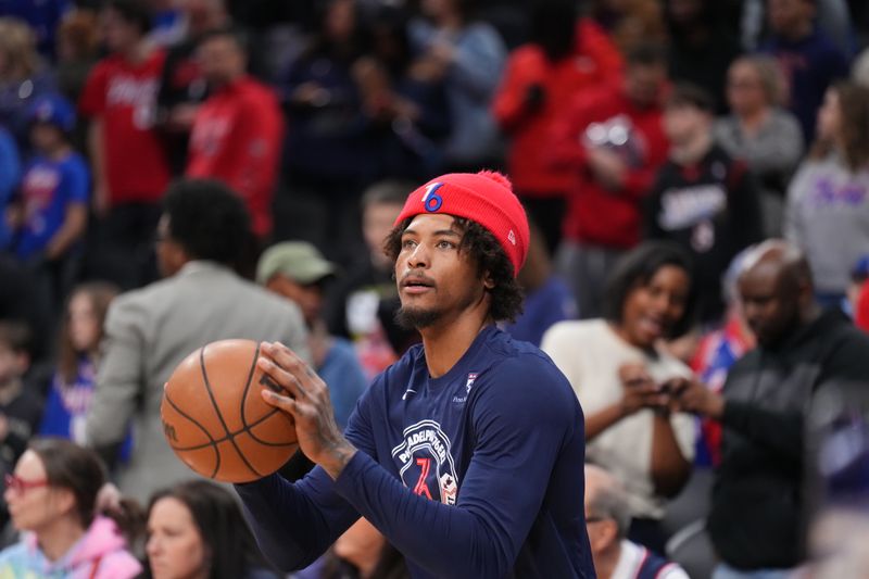 PHILADELPHIA, PA - FEBRUARY 22: Kelly Oubre Jr. #9 of the Philadelphia 76ers warms up before the game against the New York Knicks on February 22, 2024 at the Wells Fargo Center in Philadelphia, Pennsylvania NOTE TO USER: User expressly acknowledges and agrees that, by downloading and/or using this Photograph, user is consenting to the terms and conditions of the Getty Images License Agreement. Mandatory Copyright Notice: Copyright 2024 NBAE (Photo by Jesse D. Garrabrant/NBAE via Getty Images)