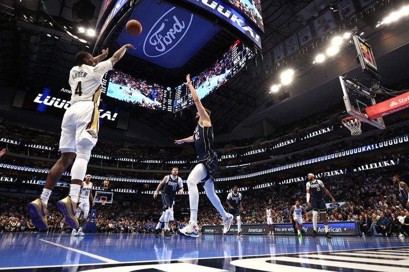 DALLAS, TEXAS - NOVEMBER 19: Javonte Green #4 of the New Orleans Pelicans shoots over Maxi Kleber #42 of the Dallas Mavericks during the second half of an Emirates NBA Cup game at American Airlines Center on November 19, 2024 in Dallas, Texas. NOTE TO USER: User expressly acknowledges and agrees that, by downloading and/or using this photograph, user is consenting to the terms and conditions of the Getty Images License Agreement. (Photo by Sam Hodde/Getty Images)