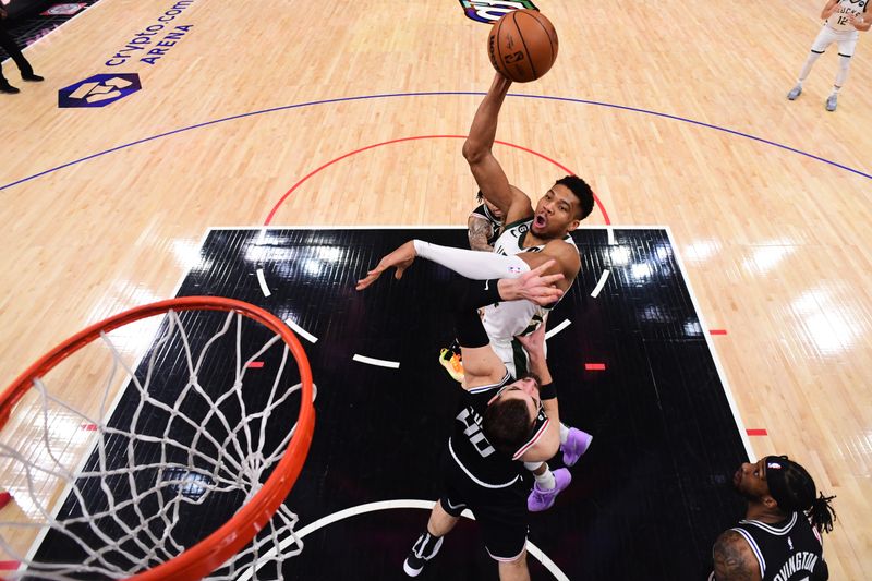 LOS ANGELES, CA - FEBRUARY 10: Giannis Antetokounmpo #34 of the Milwaukee Bucks drives to the basket during the game against the LA Clippers on February 10, 2023 at Crypto.Com Arena in Los Angeles, California. NOTE TO USER: User expressly acknowledges and agrees that, by downloading and/or using this Photograph, user is consenting to the terms and conditions of the Getty Images License Agreement. Mandatory Copyright Notice: Copyright 2023 NBAE (Photo by Adam Pantozzi/NBAE via Getty Images)