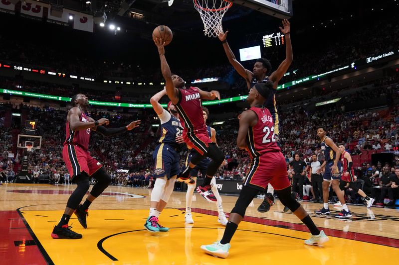 MIAMI, FLORIDA - JANUARY 22: Kyle Lowry #7 of the Miami Heat drives to the basket during the second half against the New Orleans Pelicans at Miami-Dade Arena on January 22, 2023 in Miami, Florida. NOTE TO USER: User expressly acknowledges and agrees that,? by downloading and or using this photograph,? User is consenting to the terms and conditions of the Getty Images License Agreement. (Photo by Eric Espada/Getty Images)