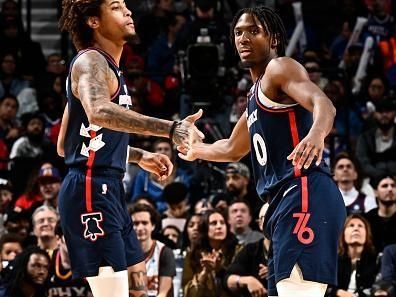 PHILADELPHIA, PA - NOVMEBER 4: Kelly Oubre Jr. #9 high fives Tyrese Maxey #0 of the Philadelphia 76ers during the game against the Phoenix Suns on November 4, 2023 at the Wells Fargo Center in Philadelphia, Pennsylvania NOTE TO USER: User expressly acknowledges and agrees that, by downloading and/or using this Photograph, user is consenting to the terms and conditions of the Getty Images License Agreement. Mandatory Copyright Notice: Copyright 2023 NBAE (Photo by David Dow/NBAE via Getty Images)