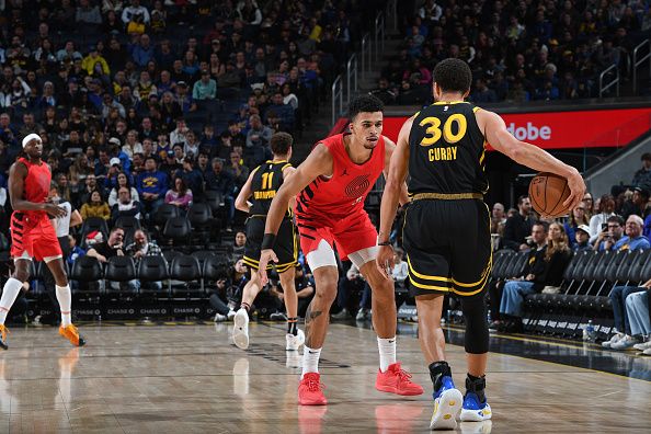 SAN FRANCISCO, CA - DECEMBER 23:Toumani Camara #33 of the Portland Trail Blazers plays defense during the game against the Golden State Warriors on December 23, 2023 at Chase Center in San Francisco, California. NOTE TO USER: User expressly acknowledges and agrees that, by downloading and or using this photograph, user is consenting to the terms and conditions of Getty Images License Agreement. Mandatory Copyright Notice: Copyright 2023 NBAE (Photo by Noah Graham/NBAE via Getty Images)