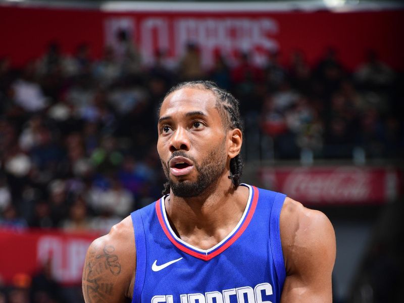 LOS ANGELES, CA - FEBRUARY 12:  Kawhi Leonard #2 of the LA Clippers shoots a free throw during the game on February 12, 2024 at Crypto.Com Arena in Los Angeles, California. NOTE TO USER: User expressly acknowledges and agrees that, by downloading and/or using this Photograph, user is consenting to the terms and conditions of the Getty Images License Agreement. Mandatory Copyright Notice: Copyright 2024 NBAE (Photo by Adam Pantozzi/NBAE via Getty Images)