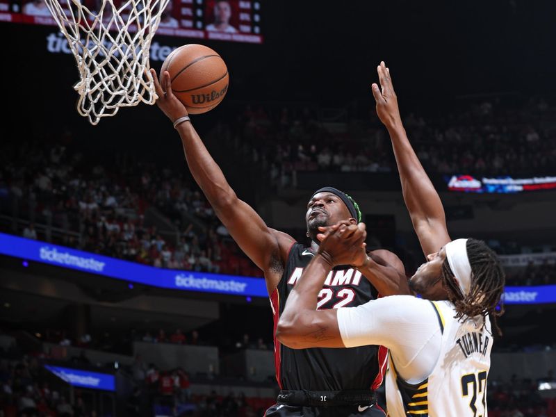 MIAMI, FL - JANUARY 02: Jimmy Butler #22 of the Miami Heat drives to the basket during the game against the Indiana Pacers on January 02, 2024 at Kaseya Center in Miami, Florida. NOTE TO USER: User expressly acknowledges and agrees that, by downloading and or using this Photograph, user is consenting to the terms and conditions of the Getty Images License Agreement. Mandatory Copyright Notice: Copyright 2024 NBAE (Photo by Jeff Haynes/NBAE via Getty Images)