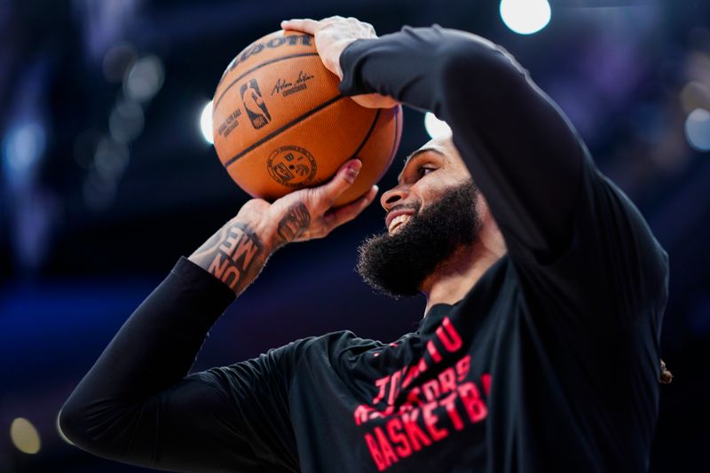 TORONTO, CANADA - FEBRUARY 28: Gary Trent Jr. #33 of the Toronto Raptors warms up before the game against the Dallas Mavericks on February 28, 2024 at the Scotiabank Arena in Toronto, Ontario, Canada.  NOTE TO USER: User expressly acknowledges and agrees that, by downloading and or using this Photograph, user is consenting to the terms and conditions of the Getty Images License Agreement.  Mandatory Copyright Notice: Copyright 2024 NBAE (Photo by Mark Blinch/NBAE via Getty Images)