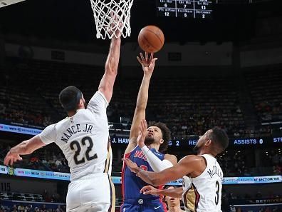 NEW ORLEANS, LA - NOVEMBER 2: Cade Cunningham #2 of the Detroit Pistons drives to the basket during the game against the New Orleans Pelicans on November 2, 2023 at the Smoothie King Center in New Orleans, Louisiana. NOTE TO USER: User expressly acknowledges and agrees that, by downloading and or using this Photograph, user is consenting to the terms and conditions of the Getty Images License Agreement. Mandatory Copyright Notice: Copyright 2023 NBAE (Photo by Layne Murdoch Jr./NBAE via Getty Images)