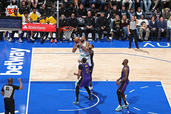 MINNEAPOLIS, MN -  DECEMBER 30: Rudy Gobert #27 of the Minnesota Timberwolves drives to the basket during the game against the Los Angeles Lakers on December 30, 2023 at Target Center in Minneapolis, Minnesota. NOTE TO USER: User expressly acknowledges and agrees that, by downloading and or using this Photograph, user is consenting to the terms and conditions of the Getty Images License Agreement. Mandatory Copyright Notice: Copyright 2023 NBAE (Photo by David Sherman/NBAE via Getty Images)