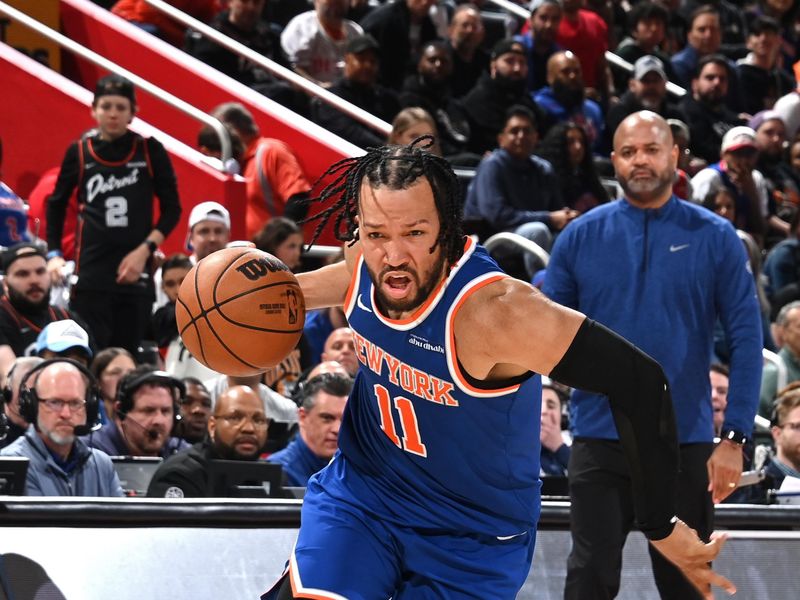 DETROIT, MI - APRIL 27: Jalen Brunson #11 of the New York Knicks handles the ball during the game against the Detroit Pistons during Round 1 Game 4 of the 2025 NBA Playoffs on April 27, 2025 at Little Caesars Arena in Detroit, Michigan. NOTE TO USER: User expressly acknowledges and agrees that, by downloading and/or using this photograph, User is consenting to the terms and conditions of the Getty Images License Agreement. Mandatory Copyright Notice: Copyright 2025 NBAE(Photo by Chris Schwegler/NBAE via Getty Images)